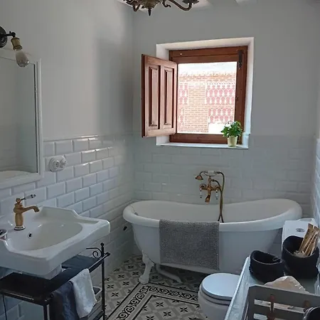 La Casa Del Confitero Vakantiehuis Rueda